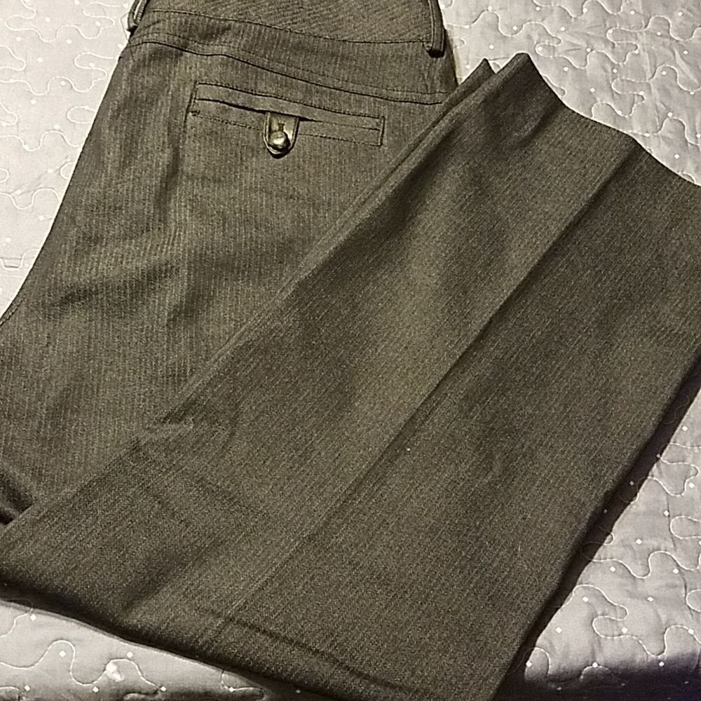 Larry Levine Dark gray crops size 16